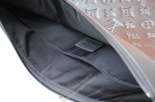 lv手包 POCHETTE APOLLO手袋 M62904 全皮壓花 lv男士手拿包  lvqb1720